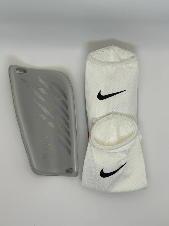 Nike Mercurial Lite Shin Guards Set S – Shield + Lock Socks & Carry Bag – Soccer - Image 2 of 4