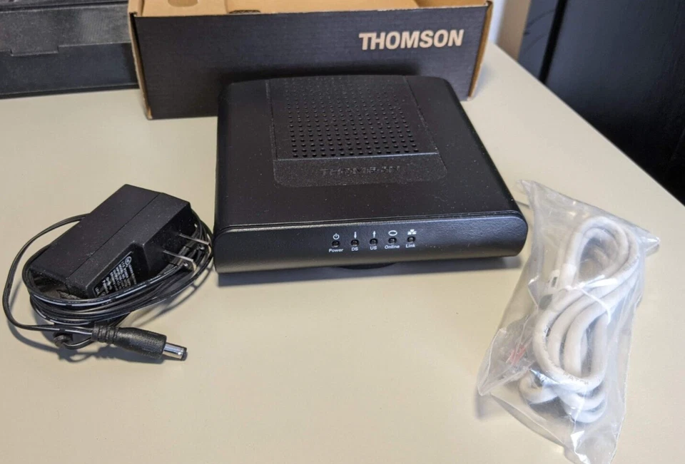 Thomson DCM475 Cable Modem - Image 3 of 4