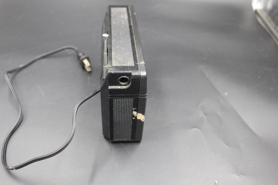 Vintage GE Radio General Electric AM FM Two-Way Power Portable Model 7-26600 80s - Image 2 of 4