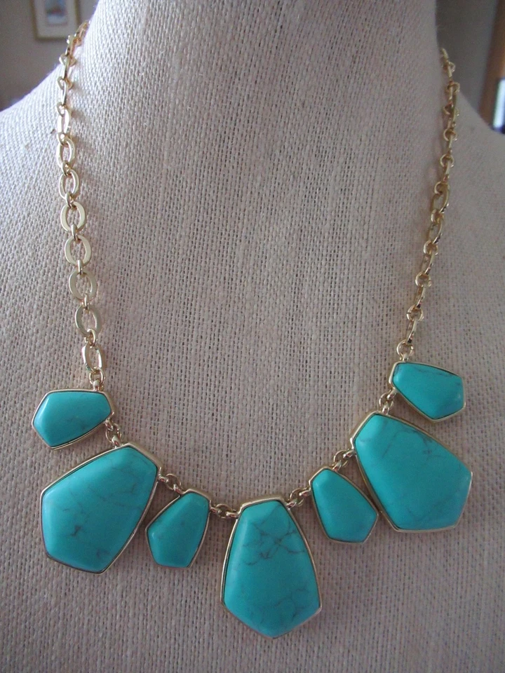 NUEVO CON ETIQUETAS Collar Lauren Ralph Lauren Tono Dorado Eslabón Distintivo/Piedra Turquesa Foto 2 de 4