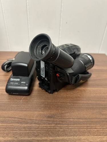 Panasonic PV-L558 Palmcorder VHSC 23x HD Zoom Lens Camera Very Good - Picture 4 of 5