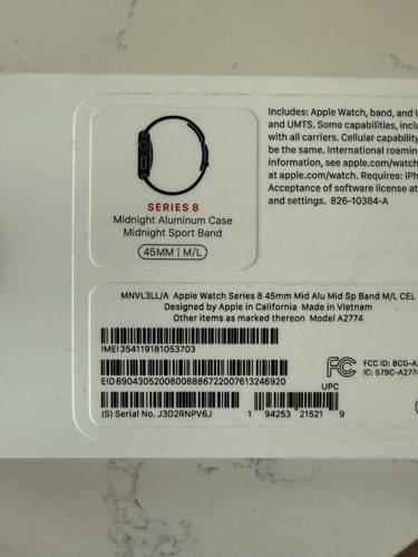 Apple Watch Series 8 45mm Black Aluminum Case with Sport Band, M/L (GPS +... - Photo 3 sur 9