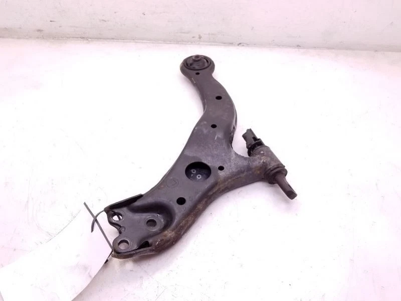 98-03 MONTAJE BRAZO CONTROL INFERIOR DELANTERO LADO CONDUCTOR TOYOTA SIENNA  Foto 2 de 4