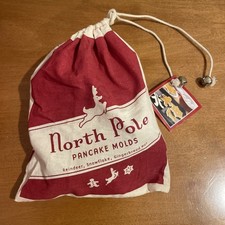 NWT Williams Sonoma North Pole Pancake Molds Reindeer Snowflake Gingerbread Man