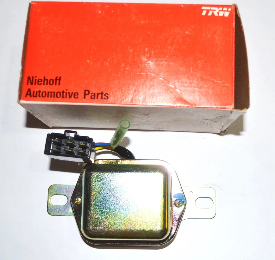  Regulador de voltaje TOYOTA CARINA CELICA COROLLA CORONA CROWN LAND CRUISER MARKII Foto 2 de 4