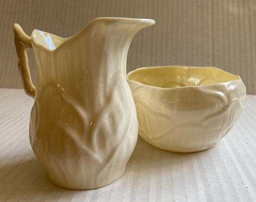 Crema y azucarero vintage Belleek China patrón de lirio 4ª marca 1ª verde - Imagen 2 de 10
