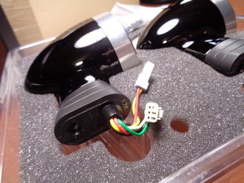 GENUINE TRIUMPH, BONNEVILLE BOBBER, 2017-2022, LED, STOP /RUN -REAR INDICATORS - Picture 6 of 20