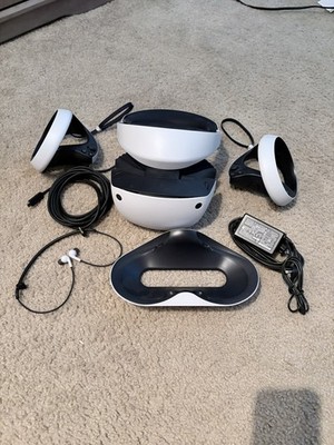 Sony PlayStation 5 VR2 PSVR2 w/ Charging Stand, Original interior box