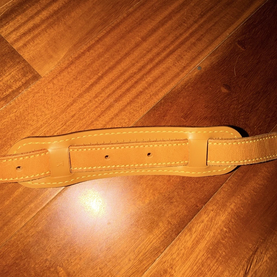 Louis Vuitton Vachetta ремень, подушечка сверла. Регулируемый размер около 55,5 дюйма. Подлинный - Изображение 2 из 4