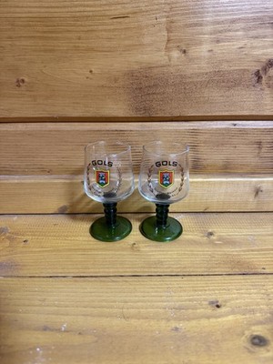 Paar alte österreichische Roemer kleine Weingläser Gols Wappen grüner Stiel