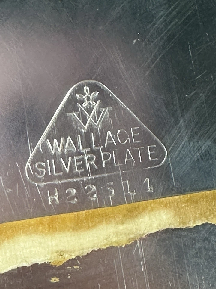 Perforadora Wallace Silversmiths Harvest plateada con cucharón mediados del siglo XX Foto 3 de 4