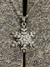 Stainless Steel Silver Rhinestone Snowflake Spinning Necklace 18” Chain NEW