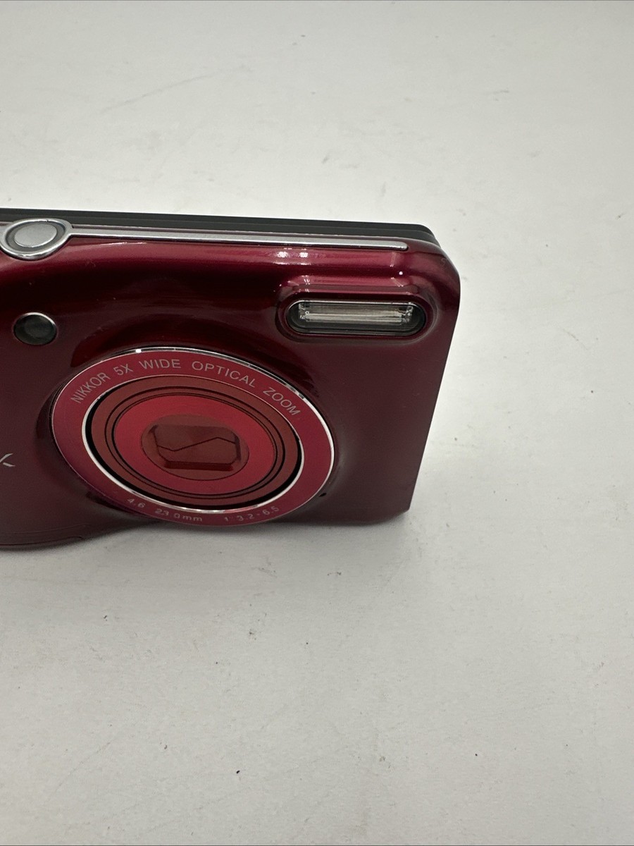 ニコン Nikon　COOLPIX L28 レッド #1315 Nikon COOLPIX L28 20.1 MP Digital Camera with 5x Zoom Lens