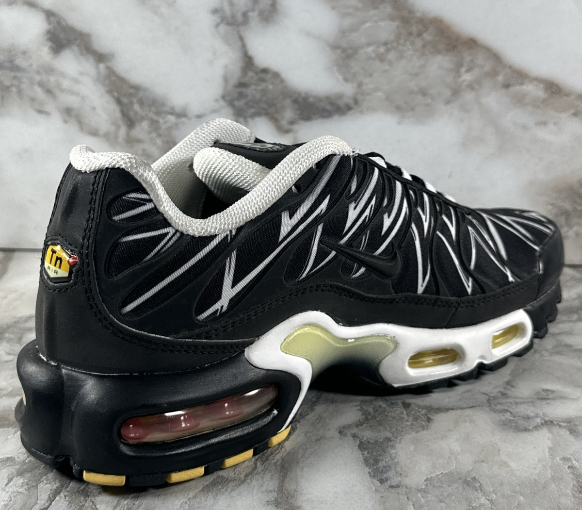 Nike Air Max Plus TN Running Shoes MNS SZ 5/WMNS SZ 6.5 