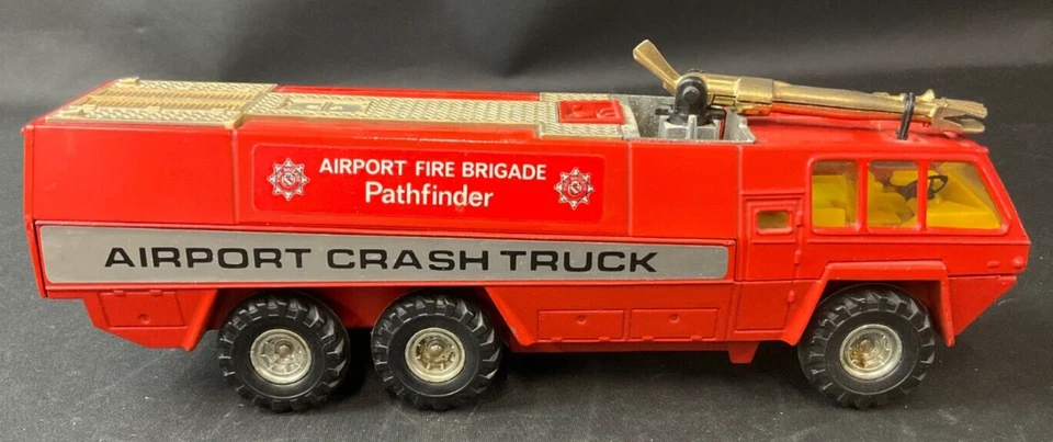 VTG Corgi Major Chubb Pathfinder Airport Crash Truck 10" DIECAST Fire Toy NICE! - Image 2 of 4