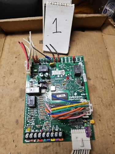 Goodman Janitrol Amana PCBBF106 Control Circuit Board 50V51-289-02