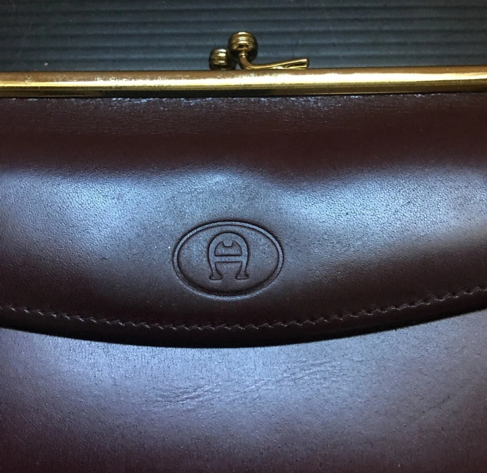 Винтажный Etienne Aigner бордовый кожаный клатч бумажник с золотой поцелуй замок застежки - Изображение 2 из 4