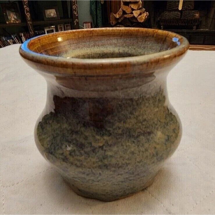 Stoneware Kurenda Canadian Pottery Squat Vase - Unique Décor