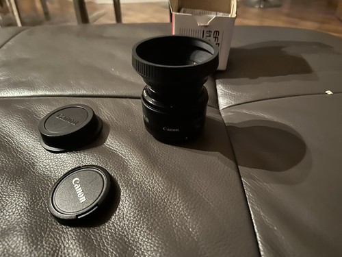 Canon EF 50mm f/1.8 II Lense w/ CAPS include Promaster 52mm UV Filter - Picture 9 of 10