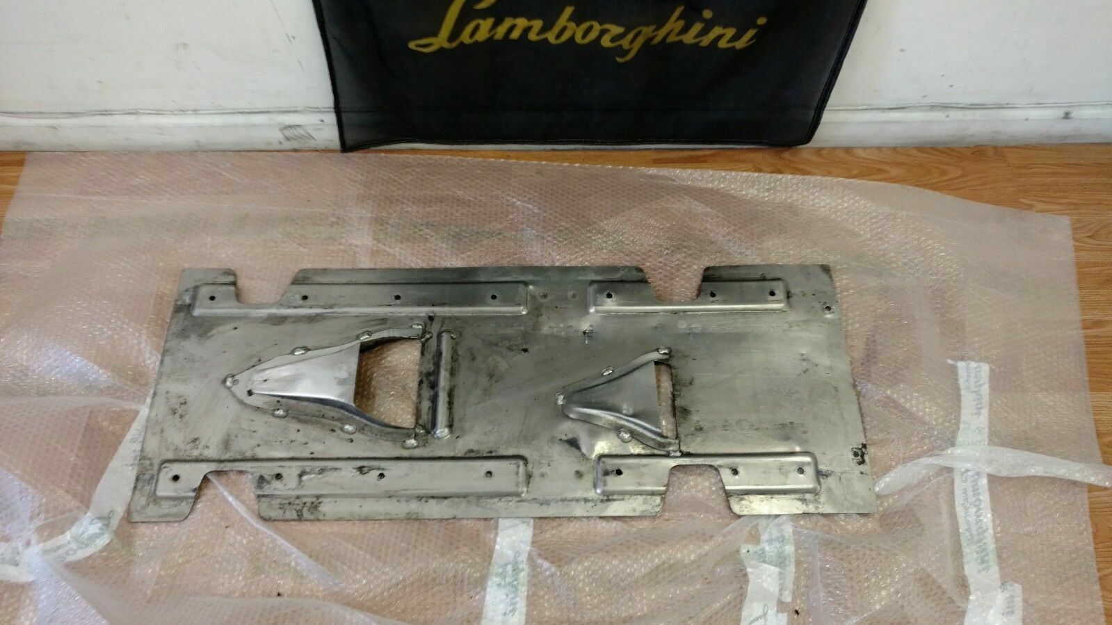 LAMBORGHINI AVENTADOR BOTTOM STREAMLINE SHROUD COVER PANEL OEM 470803969