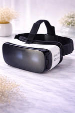 Samsung Gear SM-R322 VR Virtual Reality Headset with 2 Belt Strap  White