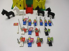 (AH 4) LEGO 375 YELLOW KNIGHTS CASTLE with original box and BA