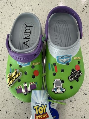 NEW BOYS GIRLS CROCS SZ 4 CLOGS DISNEY BUZZ TOY STORY LIGHT UP