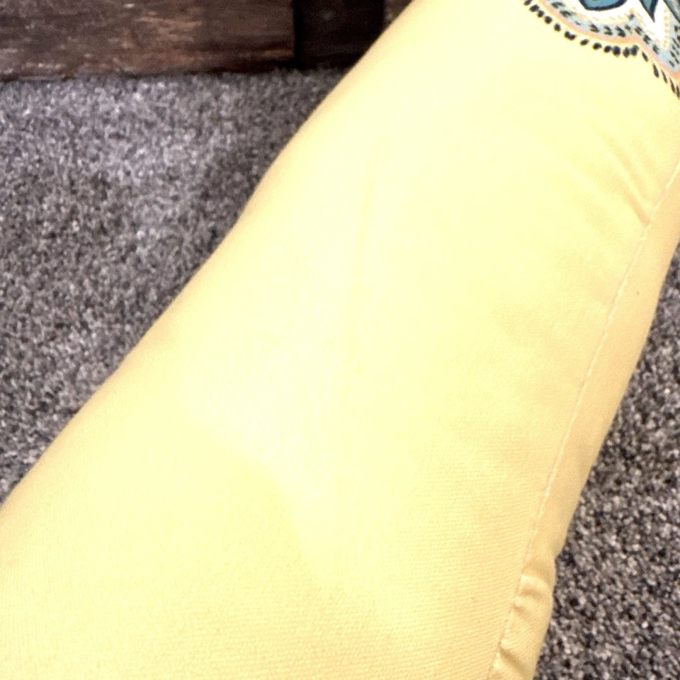 Almohada acolchada amarilla Anthropologies Iskra en forma de cilindro floral 7" x 24" Foto 3 de 4