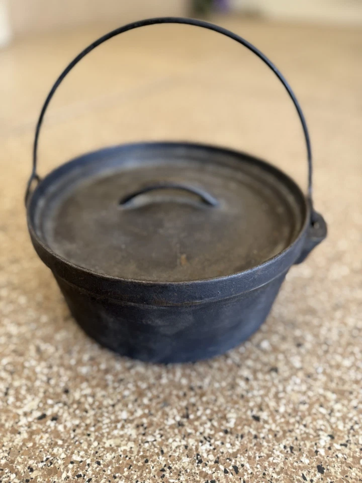 Vintage Nº Horno holandés con patas de hierro fundido de 8 cuartos de galón con tapa ver detalles Foto 3 de 4