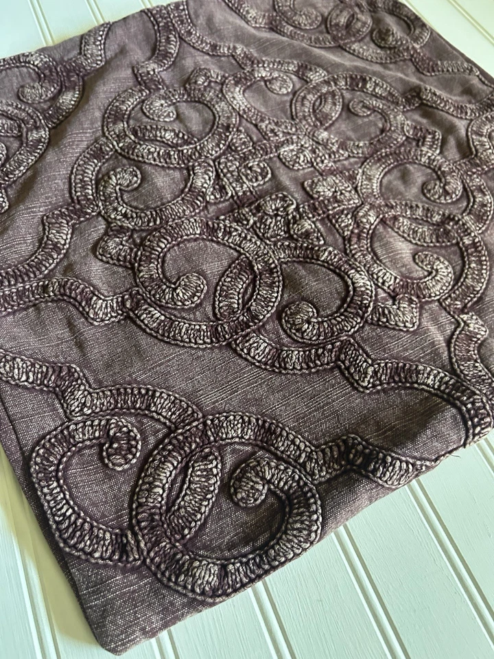 3 Pottery Barn 2 Drew 刺绣和 1 雪尼尔提花枕头套紫色 — 第 4/4 张图片