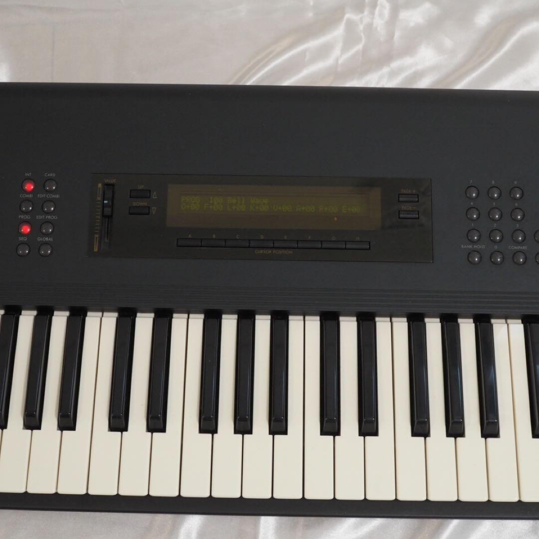 Korg M1 61-Keys Keyboard Synthesizer Music Workstation Black