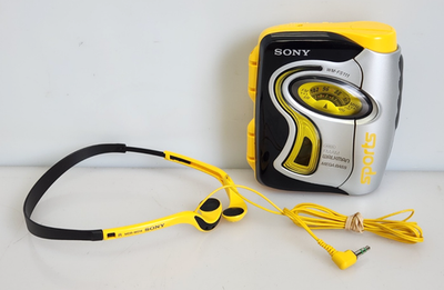 [メンテ可動品]ソニースポーツカセットウォークマンsony WM-FS111 メンテ可動品]ソニースポーツカセットウォークマンsony WM-FS111