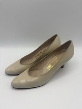 Vintage Salvatore Ferragamo Taupe Size 8 AA Shoes