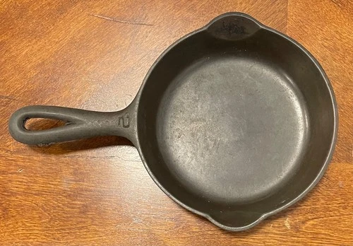 GRISWOLD CAST IRON SKILLET #2 703 LARGE LOGO RARE!