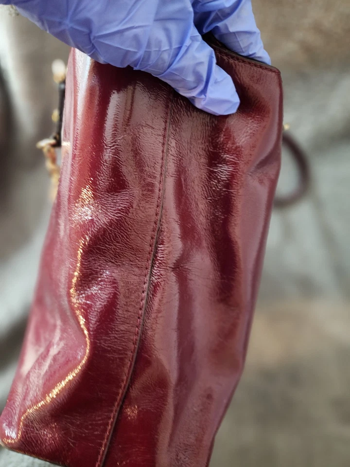 Hermoso bolso de hombro Michael Kors charol cadena dorada borgoña Foto 4 de 4