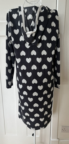 Pre-Loved Black and White Heart Fleece Nightdress UK 12-14 M Secret Possessions - Picture 3 of 8