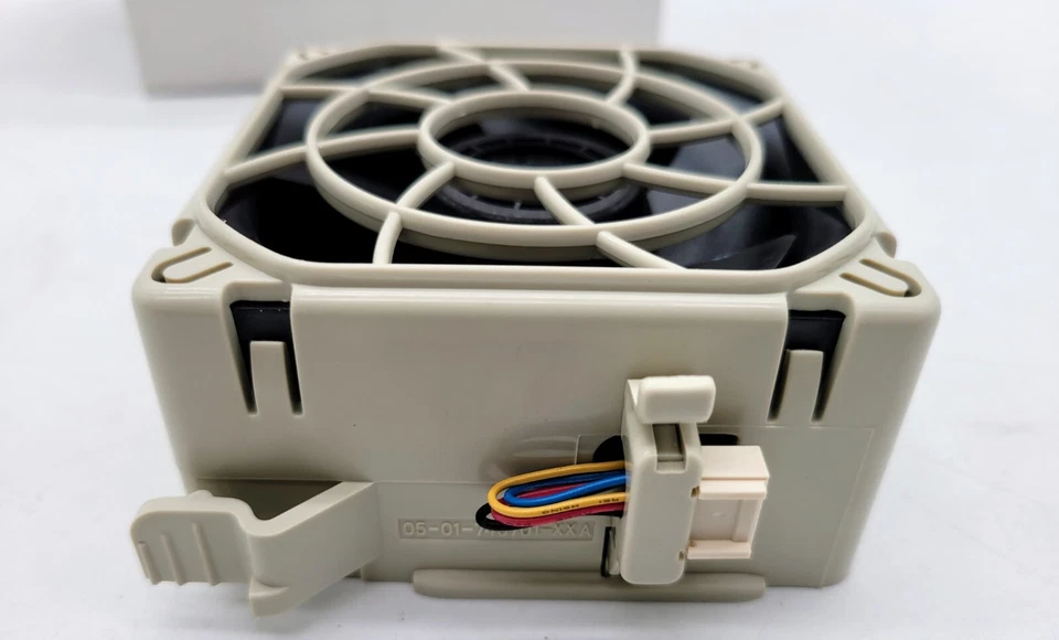 Supermicro FAN-0182L4 80x80x38 mm, 9.4K RPM, Hot-swappable Middle Cooling Fan - Image 4 of 4