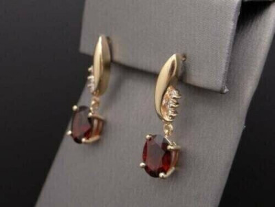 Ohrhänger 2 kt ovaler Schliff roter Granat Ohrhänger Push-Back 14 K Gelbgold-Finish