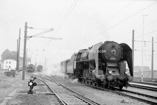 2 x RAILWAY NEGATIVES: CSD CZECH 4.8.2 4751113 OVER THE BORDER IN AUSTRIA 1975