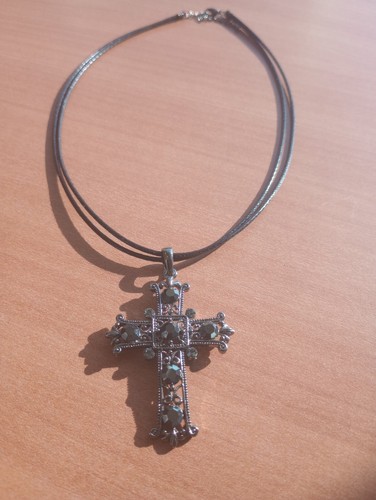 Vintage Y2K Corded Silverstone Cross Pendant Necklace With Black Red Stones - Picture 3 of 5