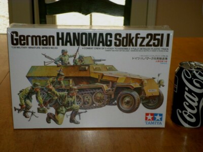 Hanomag 1/35 Scale German SdKfz 251 Early Armored Car WW2 Model - Foto 10