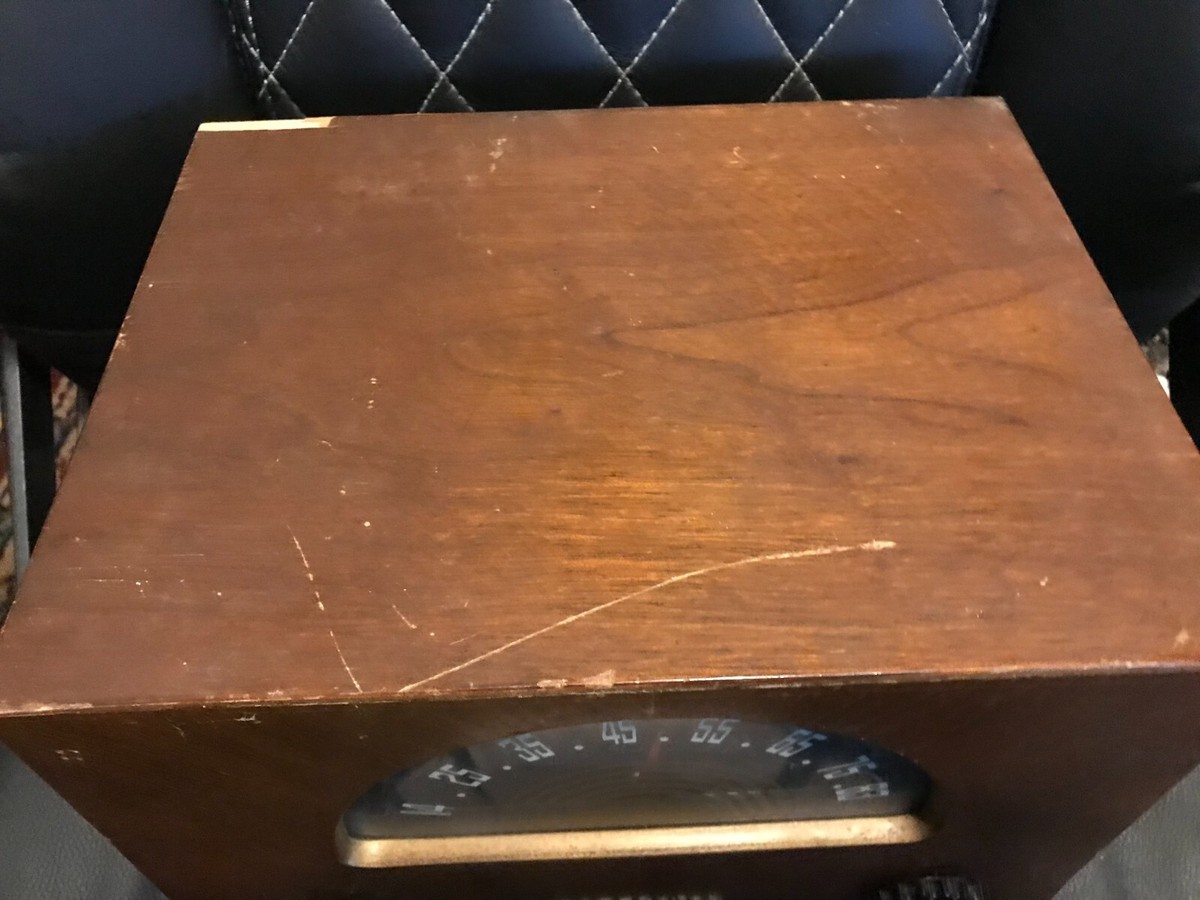 Antique Electronics RCA Victor Radio 