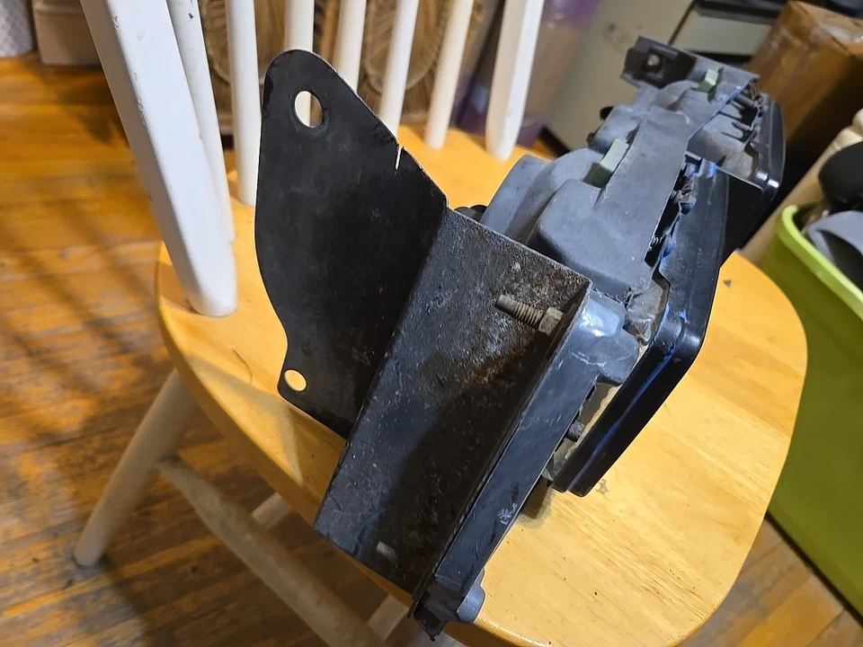 1983-1988 CHEVROLET MONTE CARLO SS Pass боковая фара Rh сборка 85 86 87 88 - Изображение 2 из 4