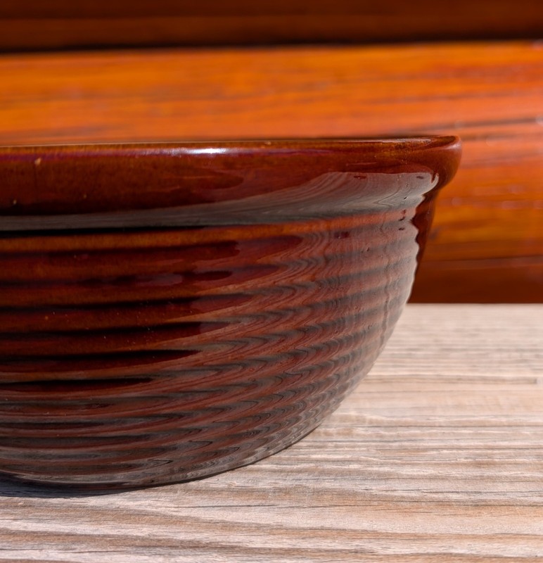 Monmouth Western Stoneware Beehive Ribbed Glazed Ceramic Bowl Farm House USA