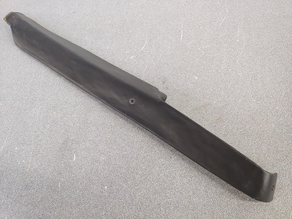 BONITO RIEL DE GUARNICIÓN TRASERO IZQUIERDO ORIGINAL USADO ORIGINAL PORSCHE 911 912 TARGA 1968-73 Foto 3 de 4