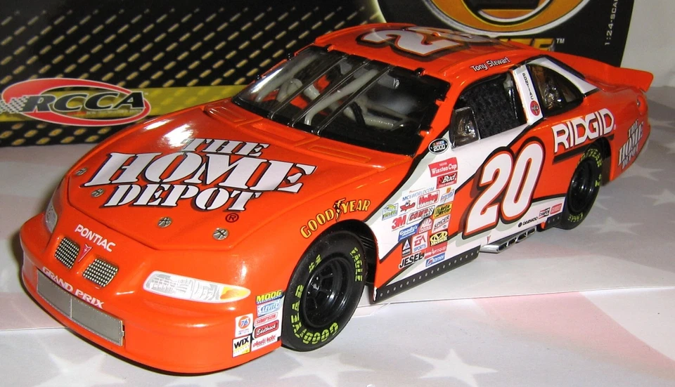 RCCA ELITE / TONY STEWART / #20 = HOME DEPOT = RÍGIDO / GRAN PREMIO PONTIAC 2001 Foto 2 de 4