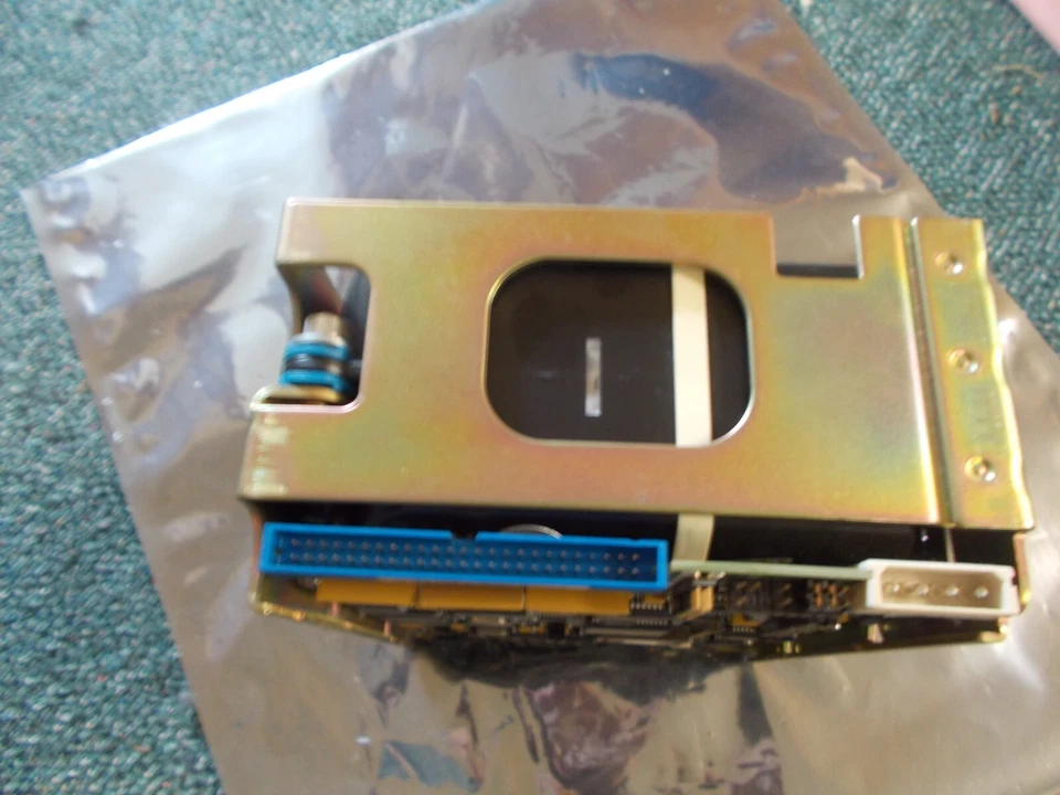 HP C3010 2gb 50pin SE disk drive 0950-2364 - Image 3 of 3