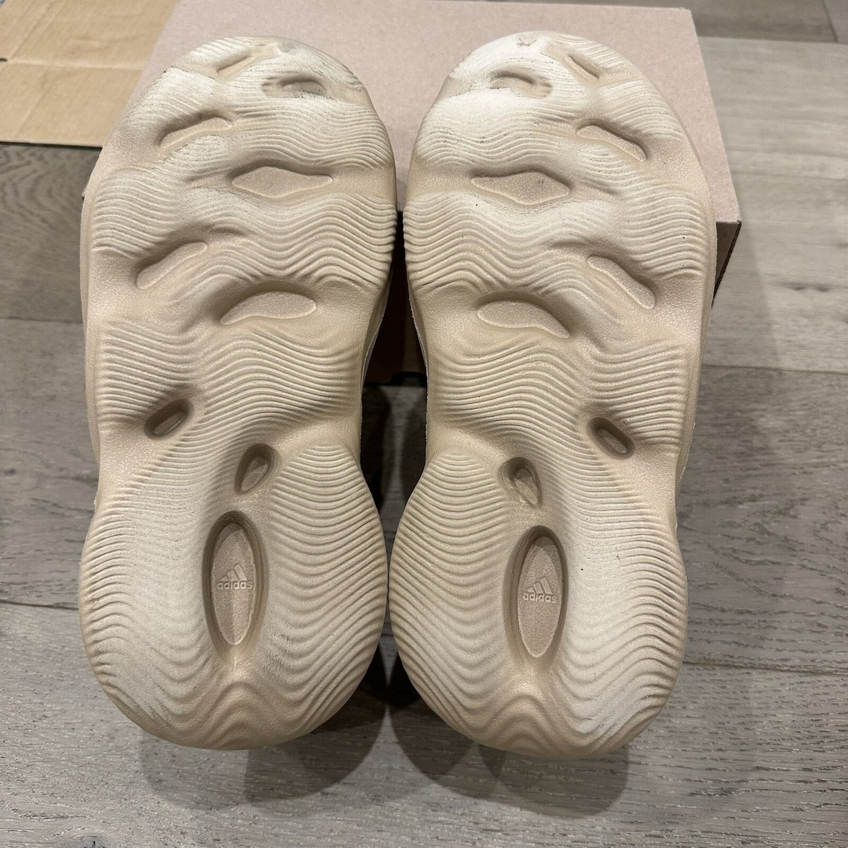adidas EZY FORM RNR 美品です Adidas Yeezy Foam RNR MX Granite | eBay