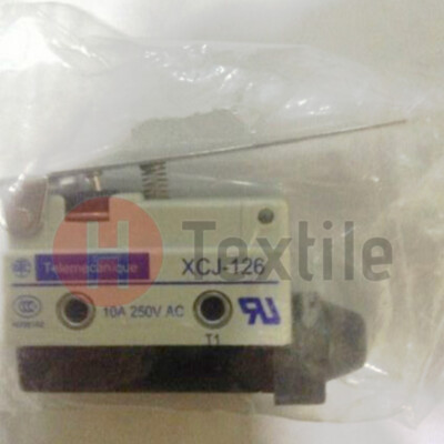 XCJ126 1Pcs NEW Schneider Limit Switch XCJ-126