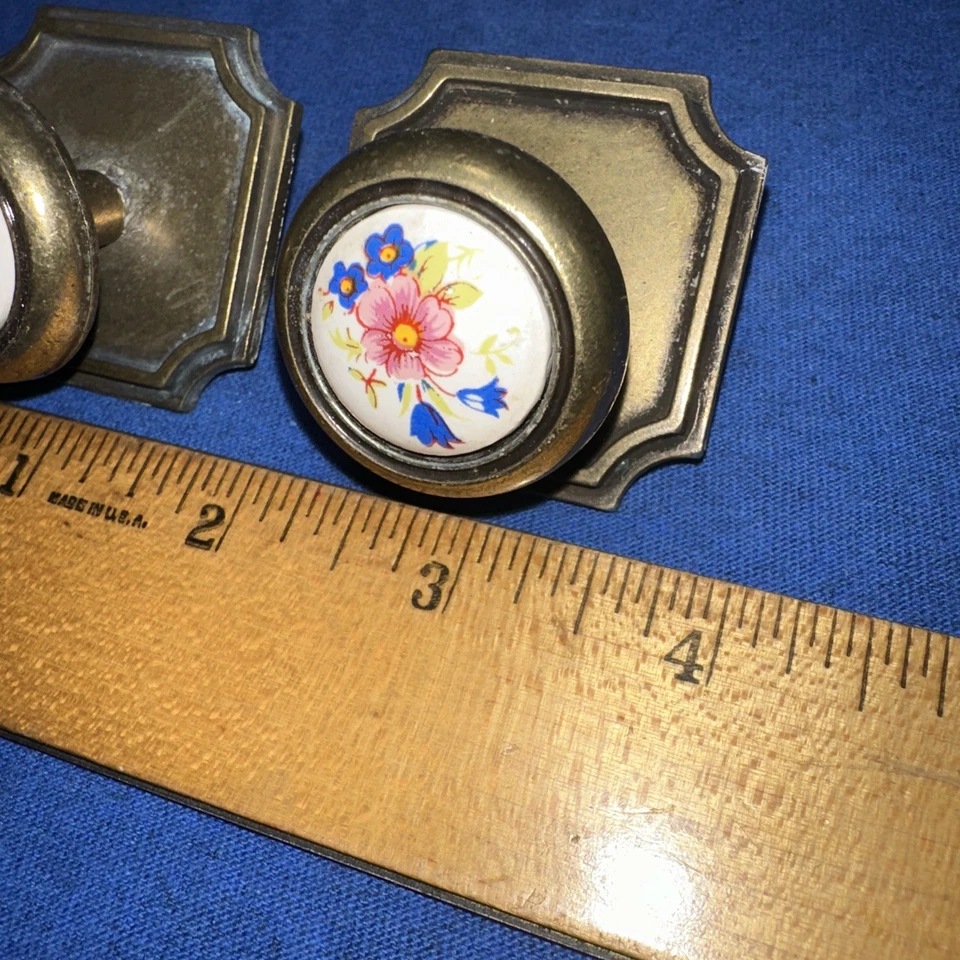 2 винтажных круглых выдвижных ящика с задними пластинами. Красивые цветы! - Изображение 3 из 4